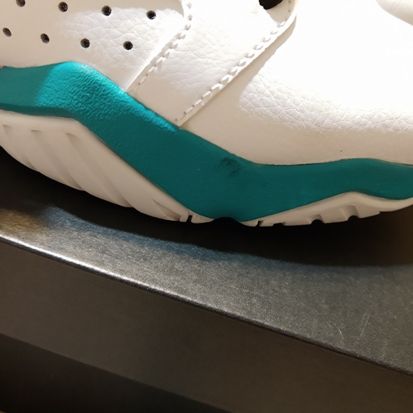 COPY - HOST PICK Jordan Lift Off South Beach - Picture 13 of 14